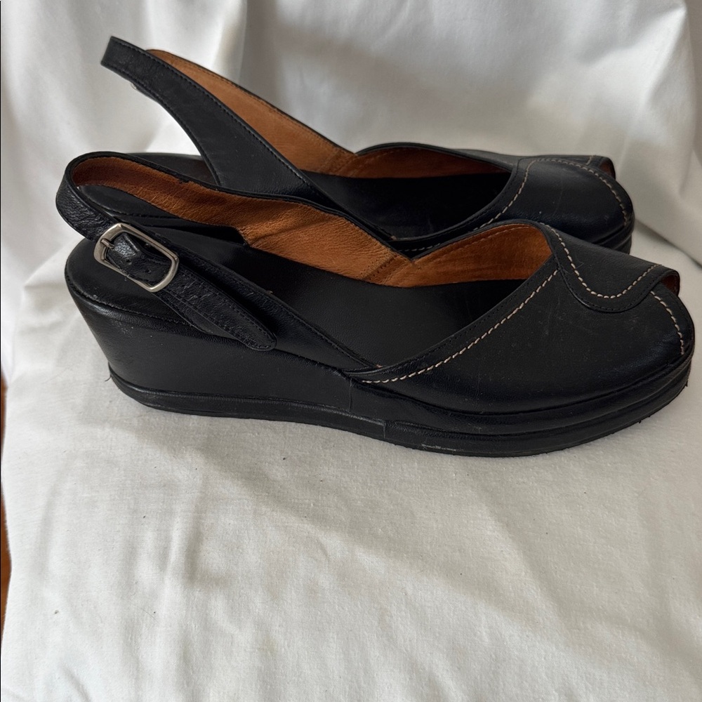 RE-MIX Black Women's Slingback Wedges
Size 9 - Picture 2 of 7